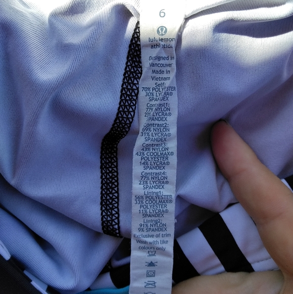 Lululemon Inspire Crop II All Full-On Luxtreme Black White Animal Print Size 6 - Picture 11 of 12